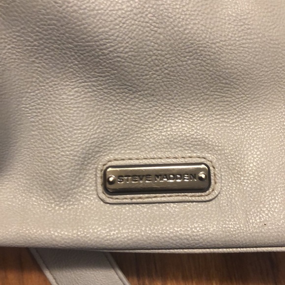 Grey Steve Madden purse - Picture 2 of 4